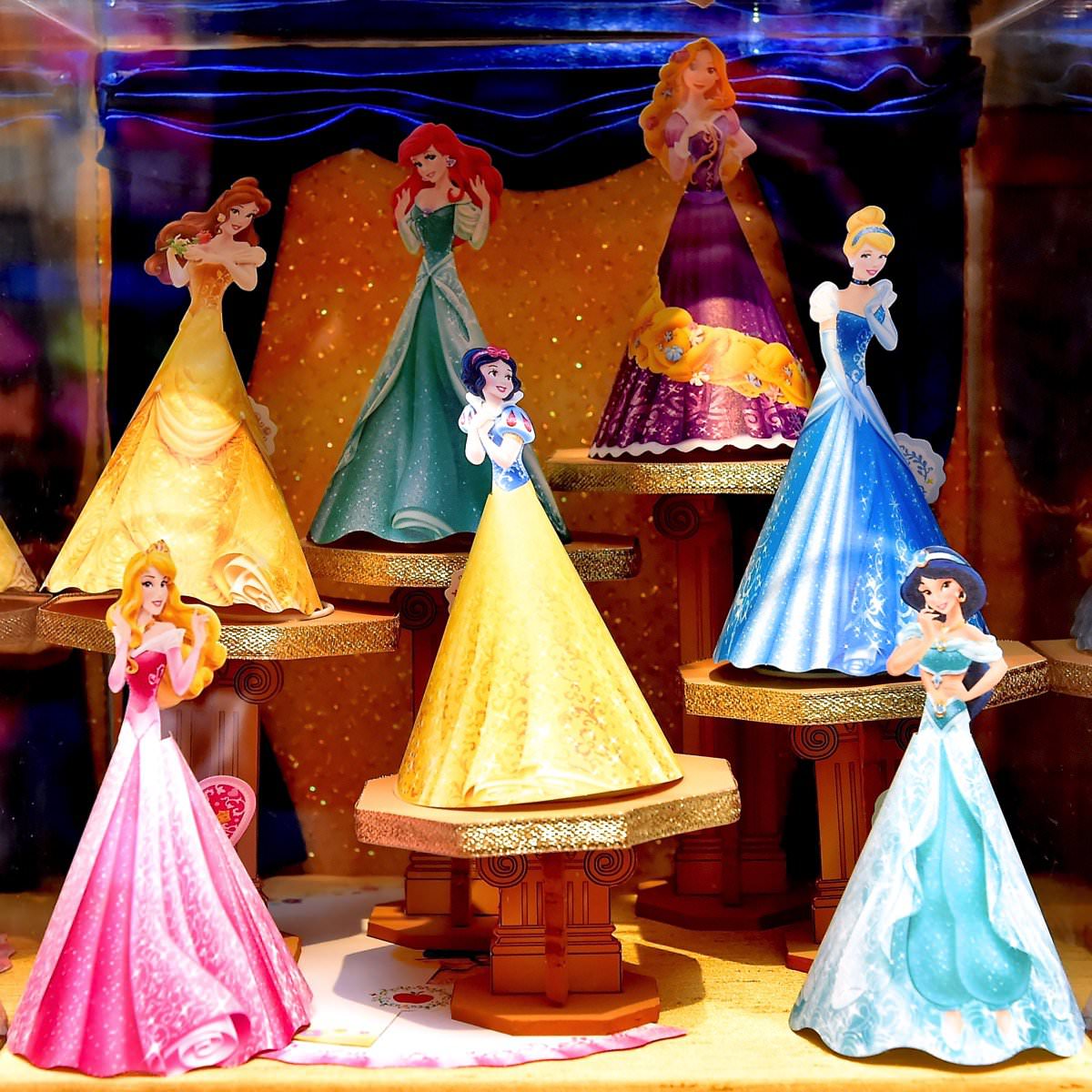 プリンセスたちの立ち姿が素敵 ディズニープリンセスドレスメモ
