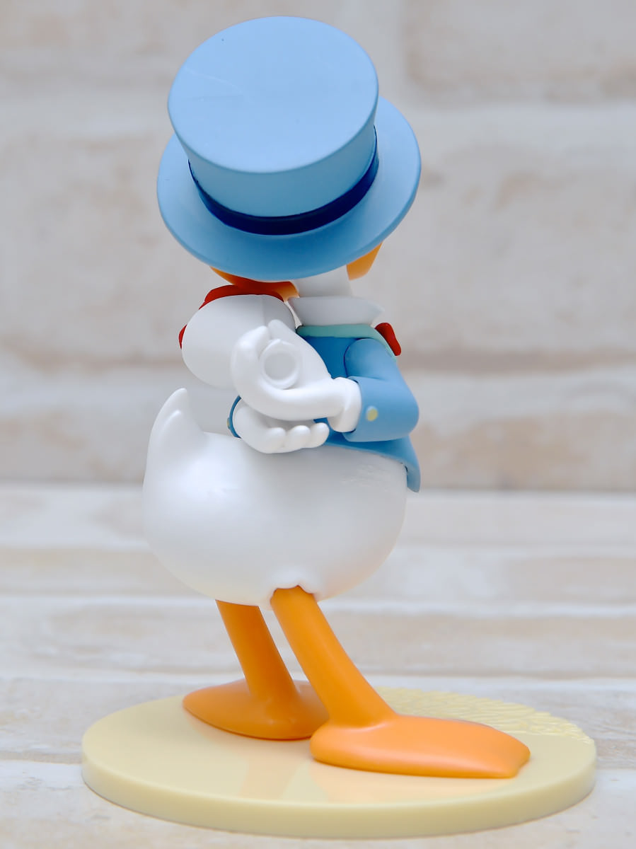 ディズニーキャラクターズ LOVERS MOMENTS -Daisy Duck-ホワイト左 | ウェルカムドールに使いたいドナルド＆デイジー