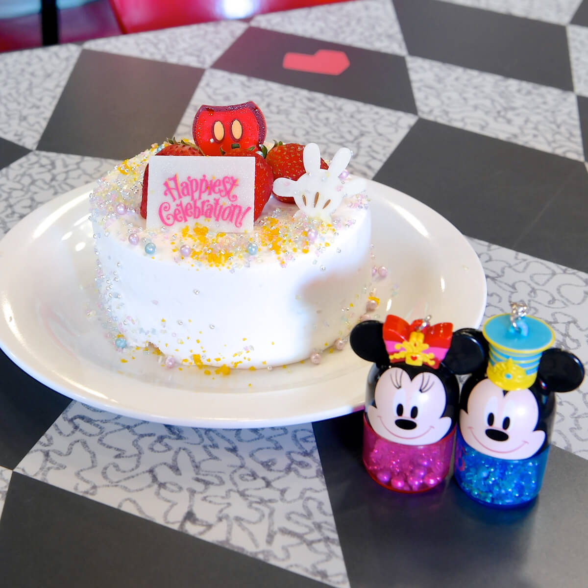 35周年をホールケーキでお祝い 東京ディズニーリゾート35周年