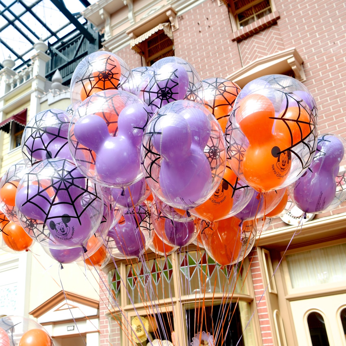 オレンジと紫の蜘蛛の巣デザイン 東京ディズニーランド ディズニー ハロウィーン19 ミッキーバルーン